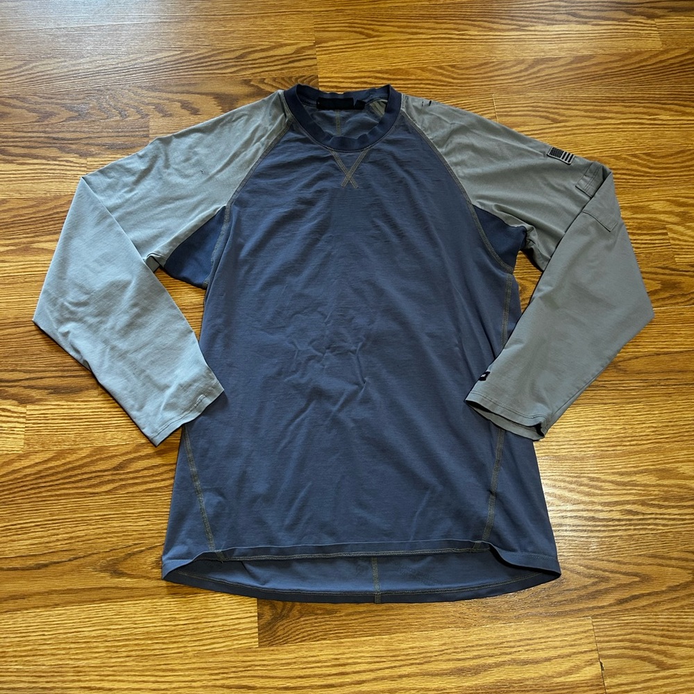 Tyndale FR Shirt Sz Medium